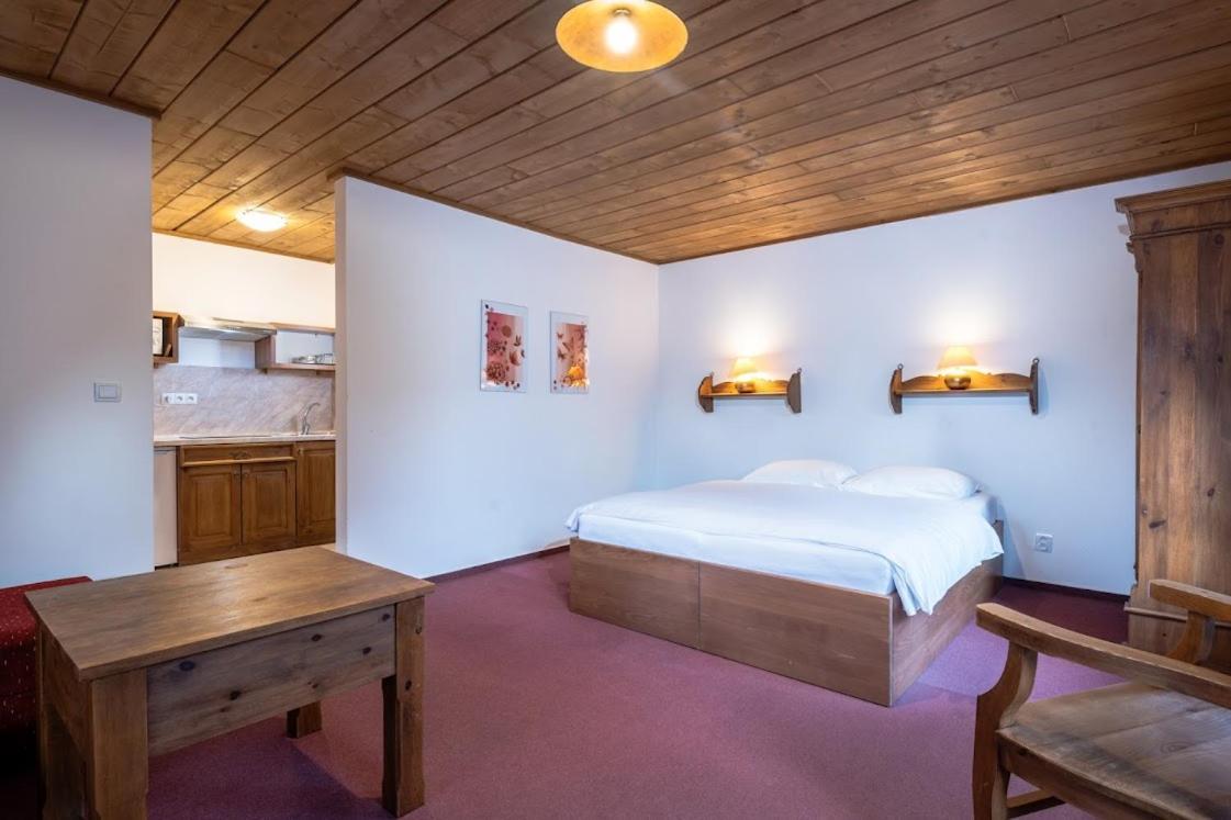 Apartmanovy Dom Vila Maros Pavčina Lehota Екстериор снимка