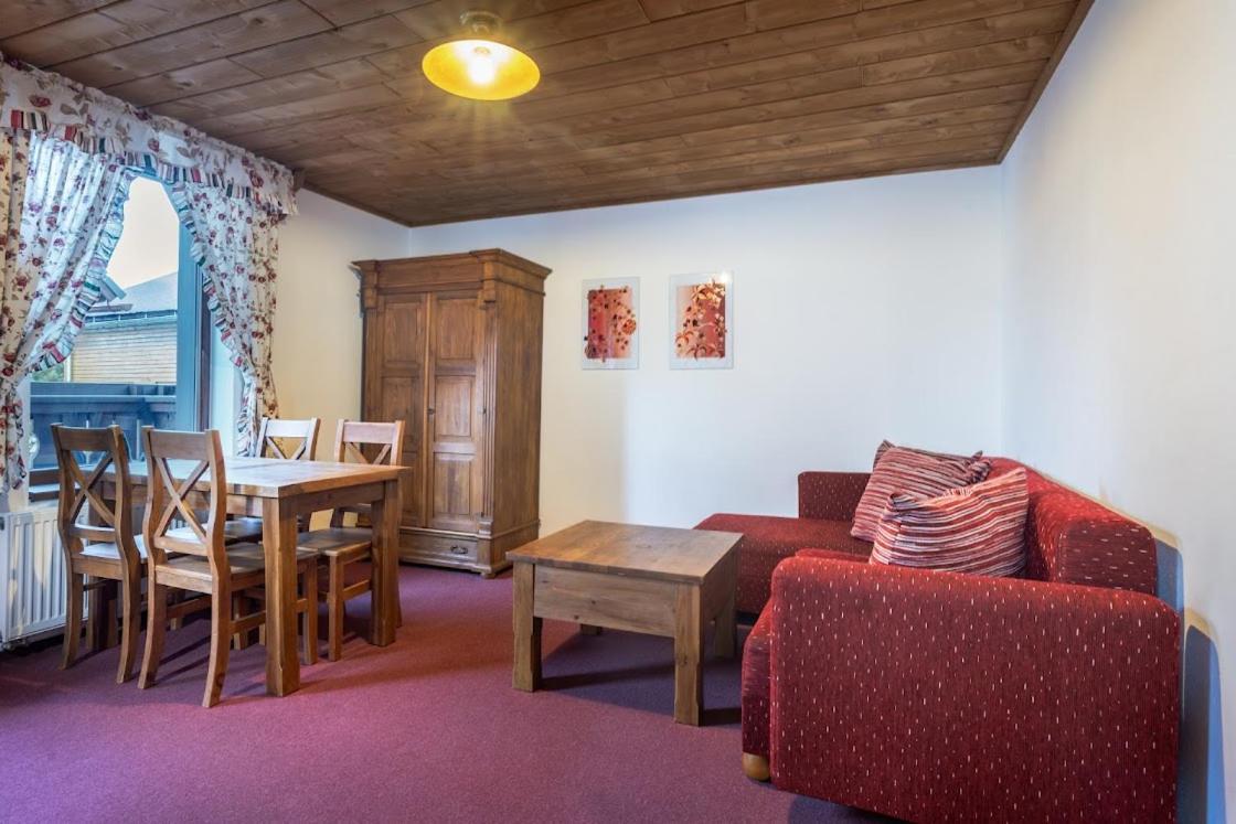 Apartmanovy Dom Vila Maros Pavčina Lehota Екстериор снимка