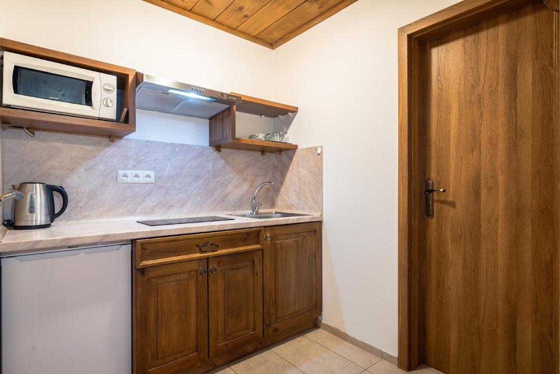 Apartmanovy Dom Vila Maros Pavčina Lehota Екстериор снимка
