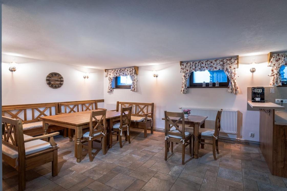 Apartmanovy Dom Vila Maros Pavčina Lehota Екстериор снимка