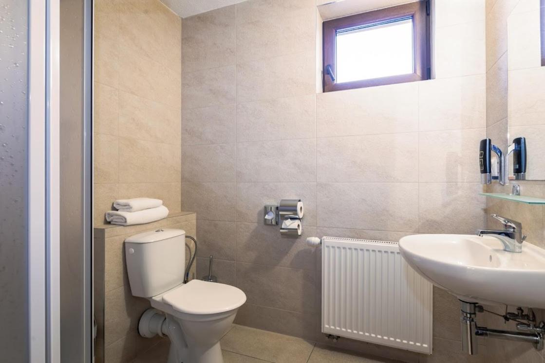 Apartmanovy Dom Vila Maros Pavčina Lehota Екстериор снимка