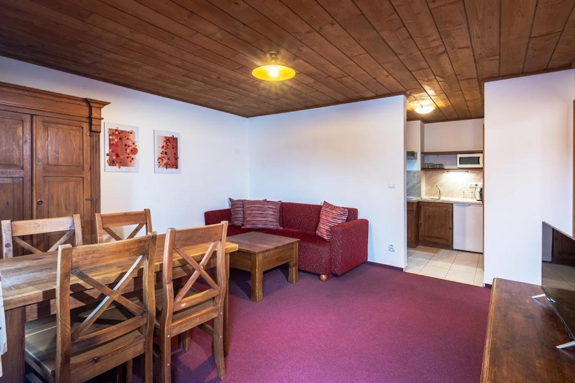 Apartmanovy Dom Vila Maros Pavčina Lehota Екстериор снимка
