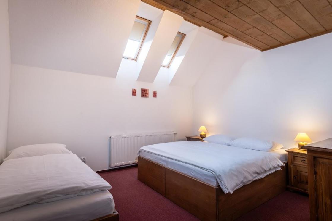 Apartmanovy Dom Vila Maros Pavčina Lehota Екстериор снимка