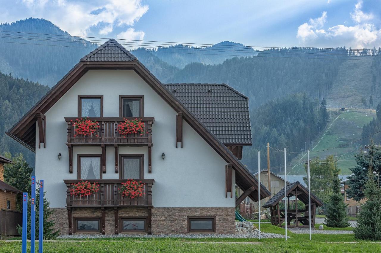 Apartmanovy Dom Vila Maros Pavčina Lehota Екстериор снимка
